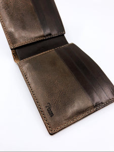 Bi-fold short wallet with 8 cards 對頁式八咭位銀包